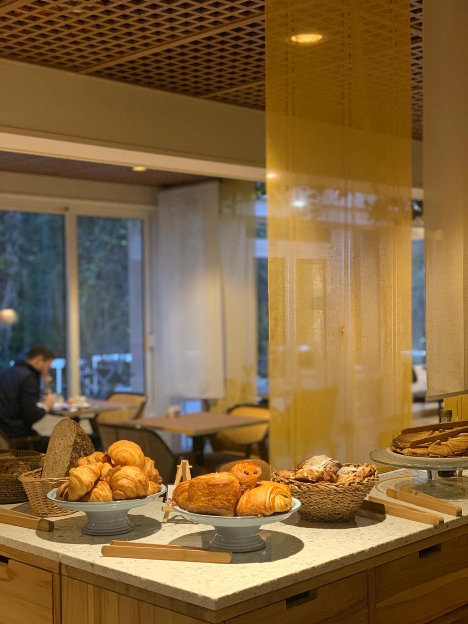 Le Moulin Des Ruats Hotel Авалон Екстериор снимка