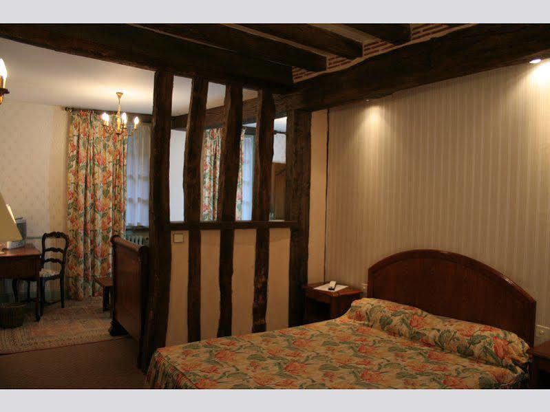 Le Moulin Des Ruats Hotel Авалон Екстериор снимка
